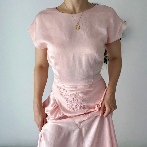 Medium vintage pink satin cocktail dress, women's retro evening wear - Picture 1 of 10